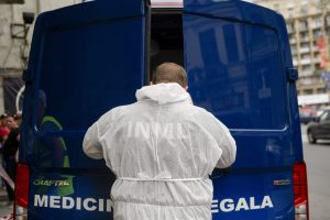 tragedie in capitala cine era medicul femeie gasit spanzurat de unitatea exterioara a aerului condiionat