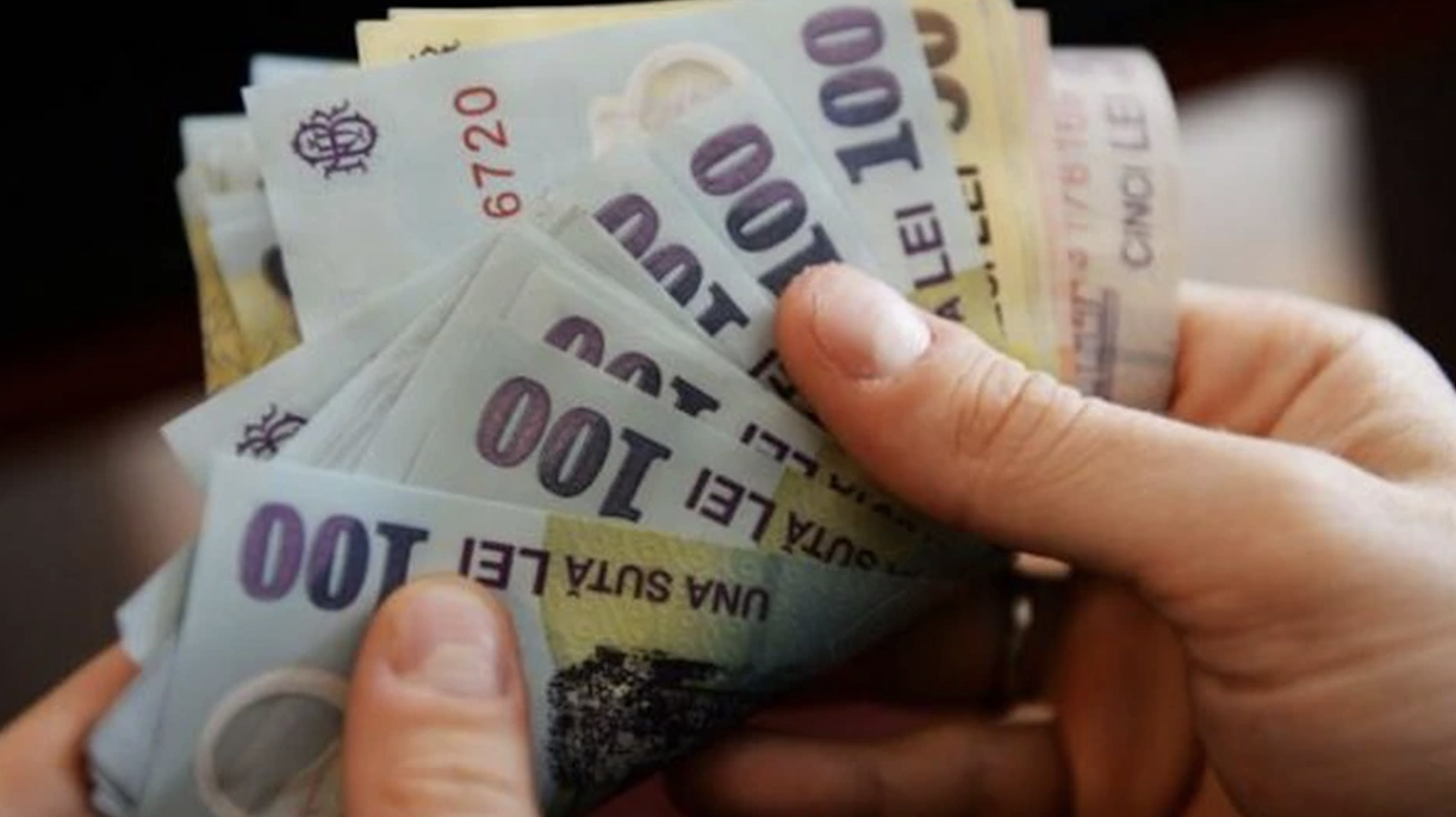 Ceasul ticaie pentru angajatori Incepand cu 7 iunie firmele cu peste 100 de angajati trebuie sa comunice salariile fiecareia Patru din zece nu sunt pregatite