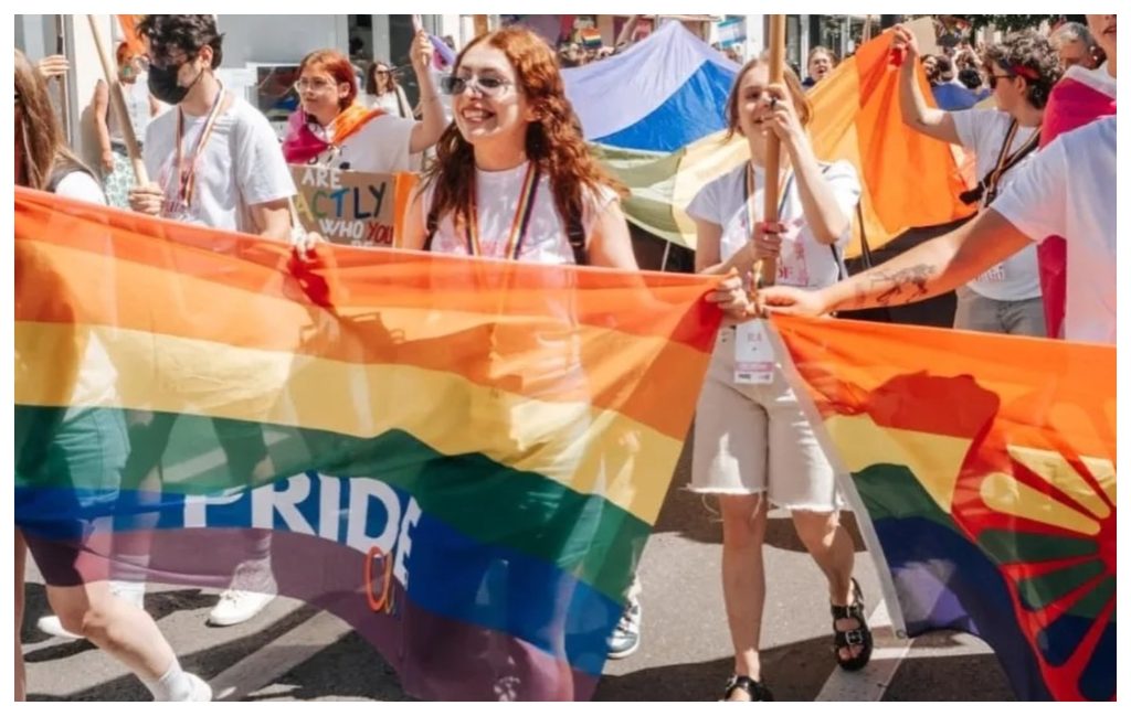 Comunitatea LGBT se intoarce pe strazile din Cluj Napoca Vrem sa aducem din nou culoare si fericire in oras