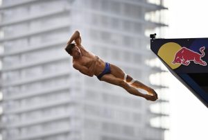 Constantin Popovici cel mai bun sportiv din Europa in 2025 la sarituri in apa de la mare inaltime revine in competitie la Cupa Mondiala