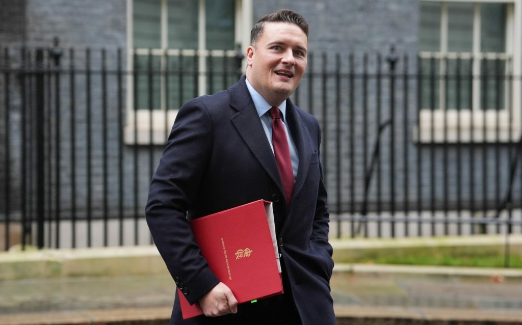 Criza politica in Marea Britanie Ministrul Sanatatii demisioneaza incertitudini pentru viitorul lui Keir Starmer