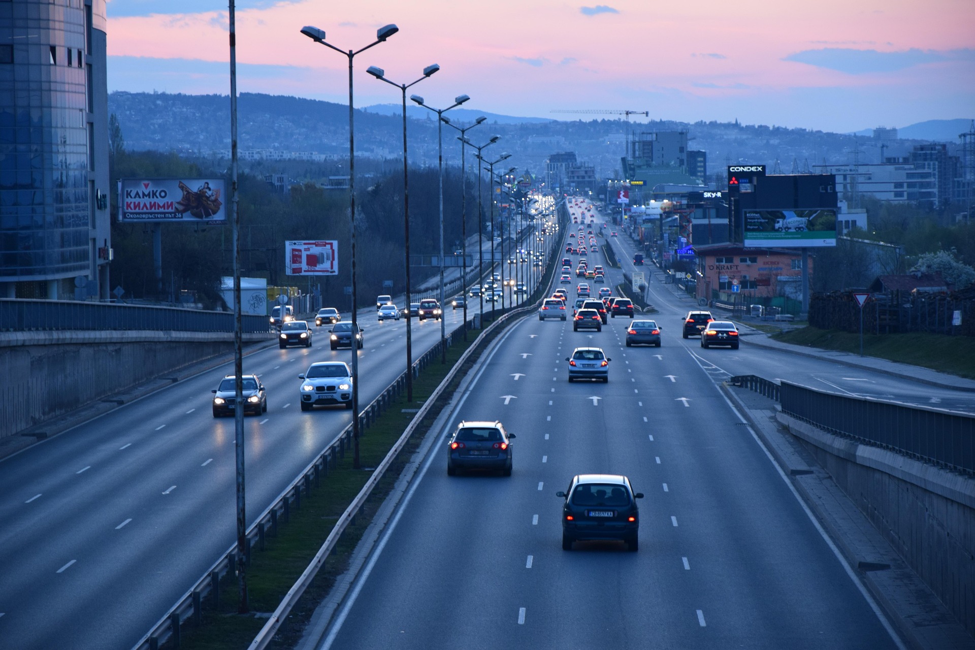 Frați de 6 și 10 ani, abandonați într-o pădure după un joc terifiant 2 Frati de 6 si 10 ani abandonati dintr o padure dupa un joc terifiant