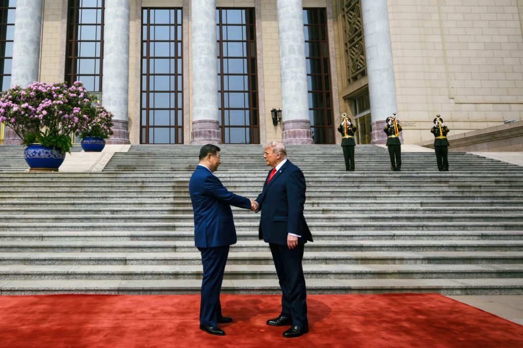 Gesturile dintre Trump si Xi au atras atentia la summitul de la Beijing Ce au observat expertii in limbajul corpului