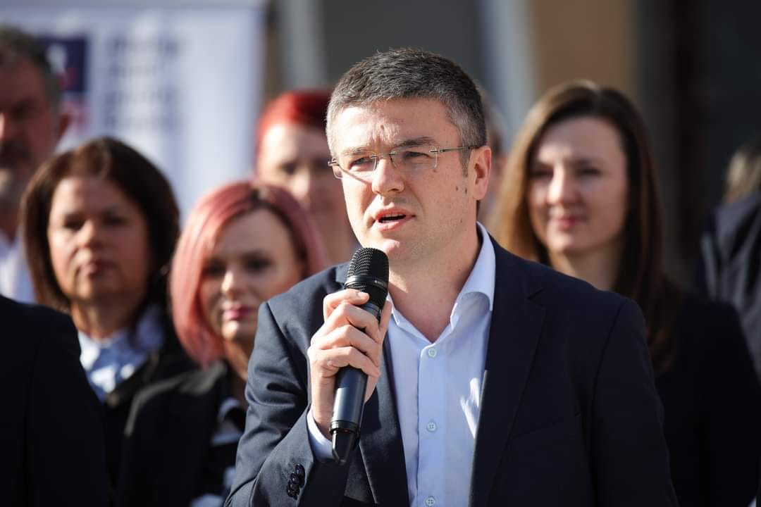 Irineu Darău, despre industria comunistă: Este o iluzie și o minciună că putem produce totul în România. 2 Irineu Darau despre industria comunista Este o iluzie si o minciuna ca putem produce totul in Romania