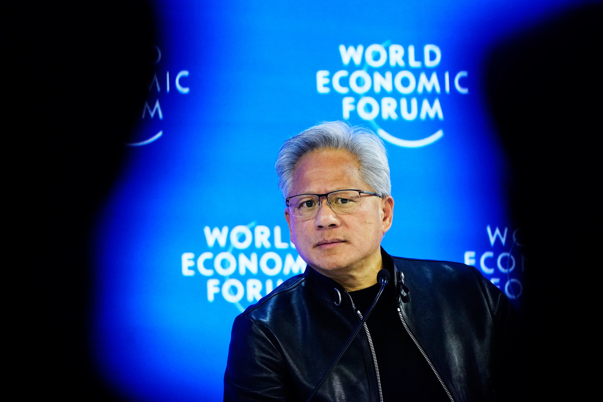 Jensen Huang primește o invitație pe ultima sută de metri la summitul Trump-Xi 2 Jensen Huang primeste o invitatie pe ultima suta de metri la summitul Trump Xi
