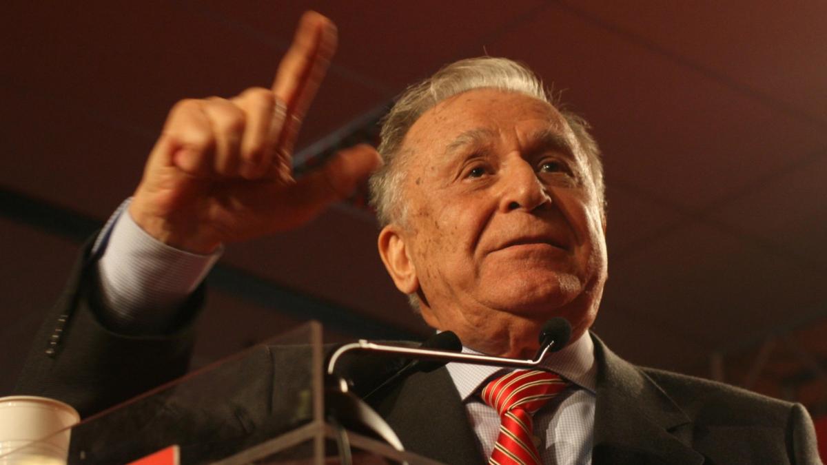 MAE declasifica 5000 de dosare din anii 90 Alegerile din mai 1990 mineriadele vizita Reiului Mihai