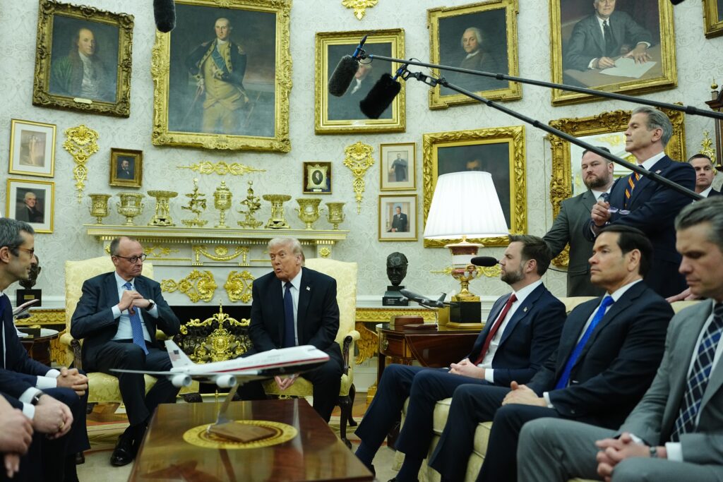 Merz confirma parteneriatul militar cu SUA in ciuda amenintarilor lui Trump de retragere a trupelor americane din Germania