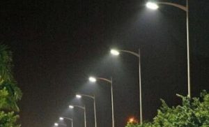 O comuna din judetul Cluj inlocuieste becurile vechi si isi reduce factura la electricitate cu 50 274 de lampi LED si un sistem de control de la distanta