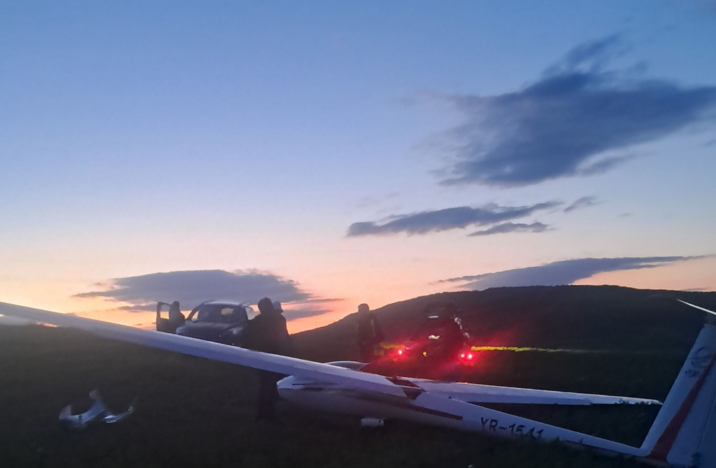 Planor cu posibile dificultati la aterizare in Mera judetul Cluj Informatile despre un possibil accident aviatic nu se confirma Nu am fost sesizati