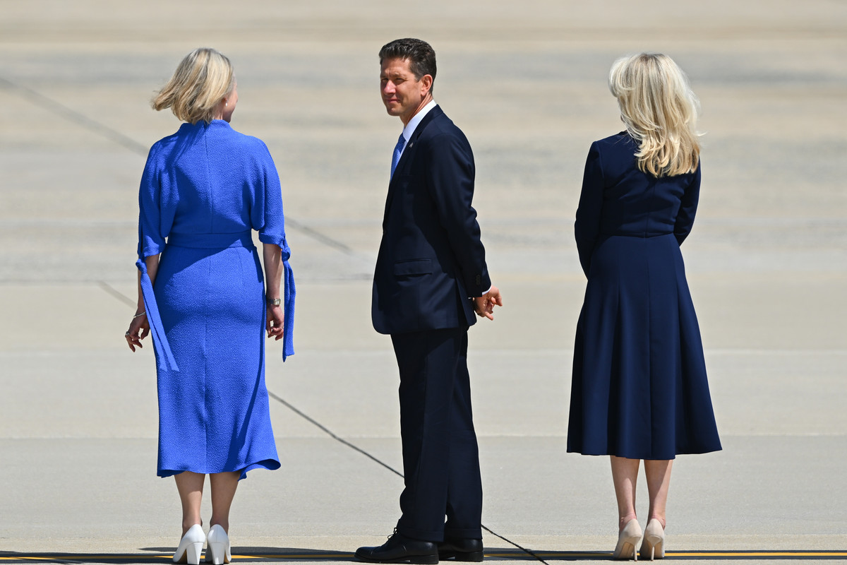 Politica britanica se clatina Noul ambasador o neglijeaza