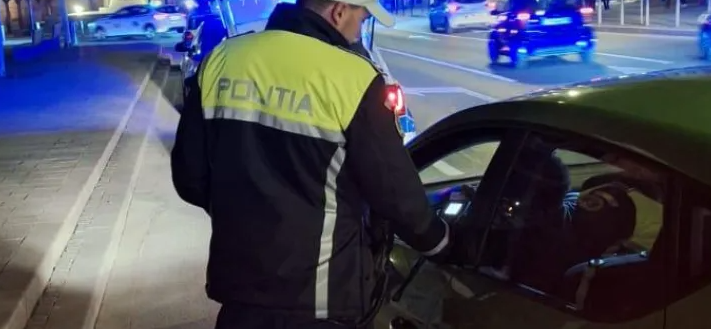 Politistii au invadat strazile din Cluj Peste 100 de persoane controlate permise suspendate si amenzi de cateva mii de lei