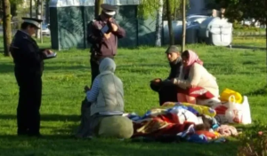 Probleme intr un cartier din Cluj Napoca Locuitorii cer ajutor Se aduna frecvent persoane care fac zgomot si scandal