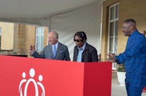 Regele Charles a urcat la pupitrul de DJ impreuna cu Idris Elba la o petrecere regala deosebita