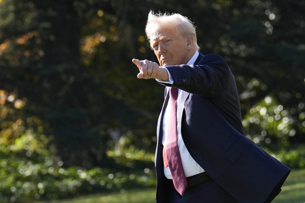 SUA investigheaza tranzactii suspecte de petrol inainte ca Trump sa anunte suspendarea atacurilor impotriva Iranului Cine a beneficiat si care este suma obtinuta