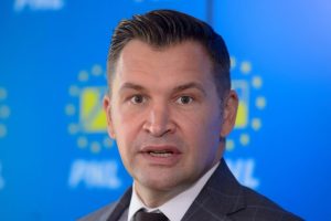 Stroe dupa ce CCR a respins legea privind utilizarea a 40 romani pe terren Populismul AUR a fost demontat