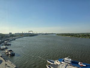 Tulcea oras de frontiera in timpul razboiului traficul intens provoaca disconfort dar si oportunitati pentru investitii importante Primar Im doresc ca volumul de trafic sa continue sa creasca