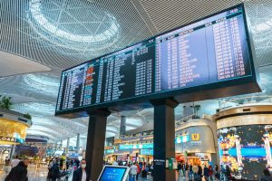 UE isi va dubla taxa pe carbon pentru zborurile internationale Cu cat vor fi mai mari preturile