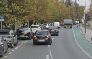 Un sofer a dat dovada de neobrazare in centrul Clujului Accelerari repetate zgomot puternic si viteza excesiva Viteza depasea limita legala pe strazile cu 30 km h
