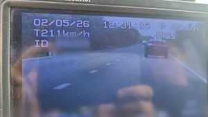 Un sofer din Timis prins conducand cu peste 200 de km h pe un drum national