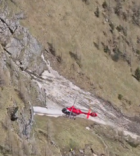 Un turist bulgar a cazut 40 de metri intr o prapastie pe Valea Caraimanului pe un traseu interzis