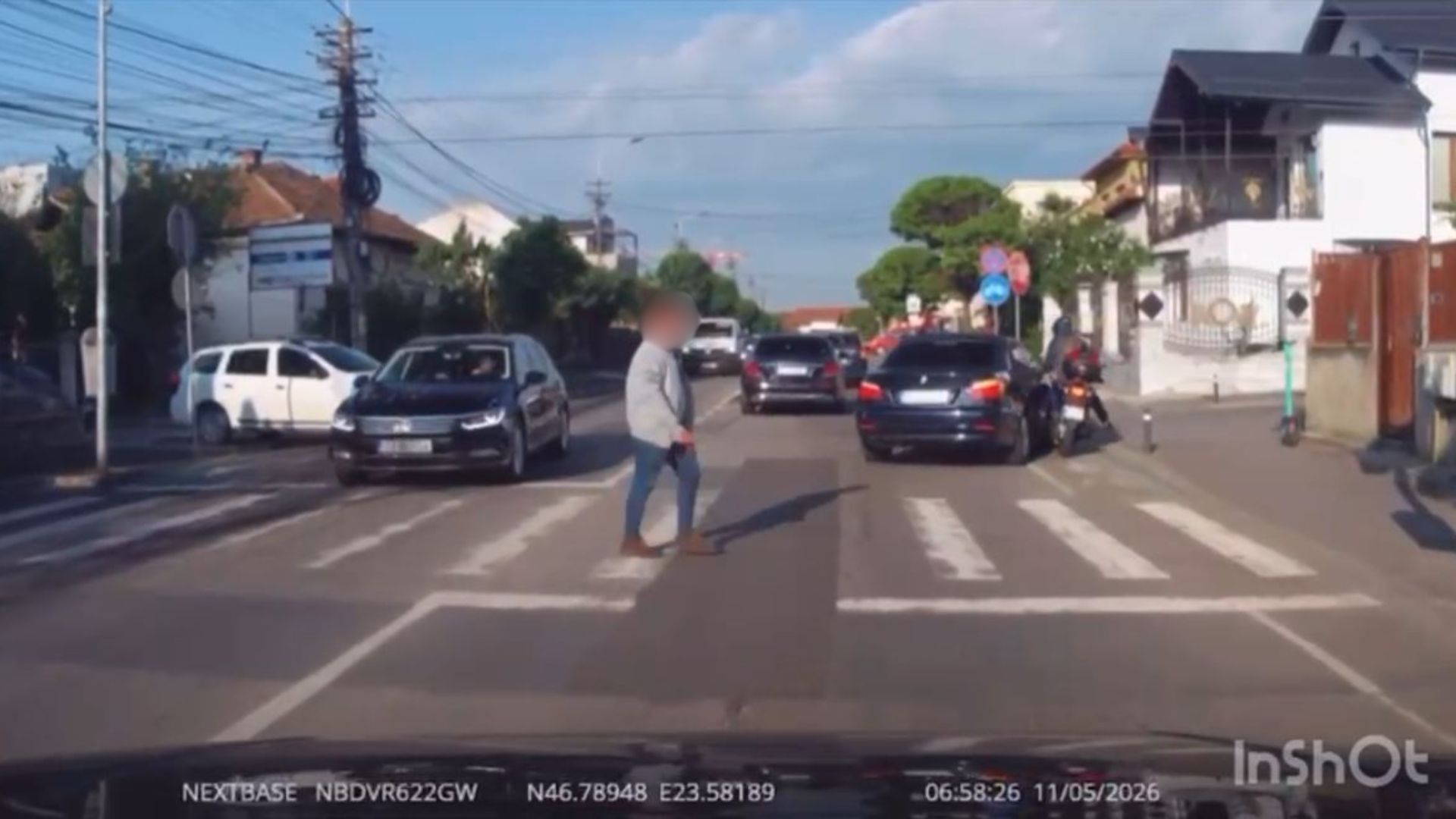 VIDEO Motociclist din Cluj ranit dupa ce un sofer i a taiat brusc calea fara sa se asigure Totul s a intamplat intr o secunda