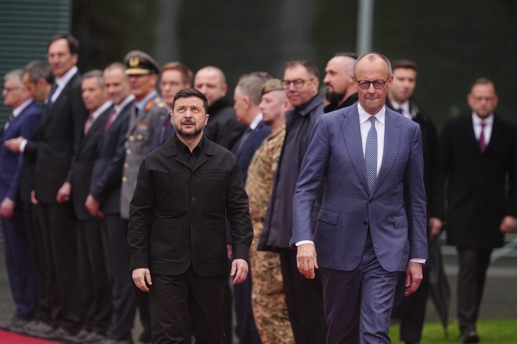 Zelenski: Propunerea UE privind statutul de membru asociat al Ucrainei este „injustă” 2 Zelenski Propunerea UE privind statutul de membru asociat al Ucrainei este injusta