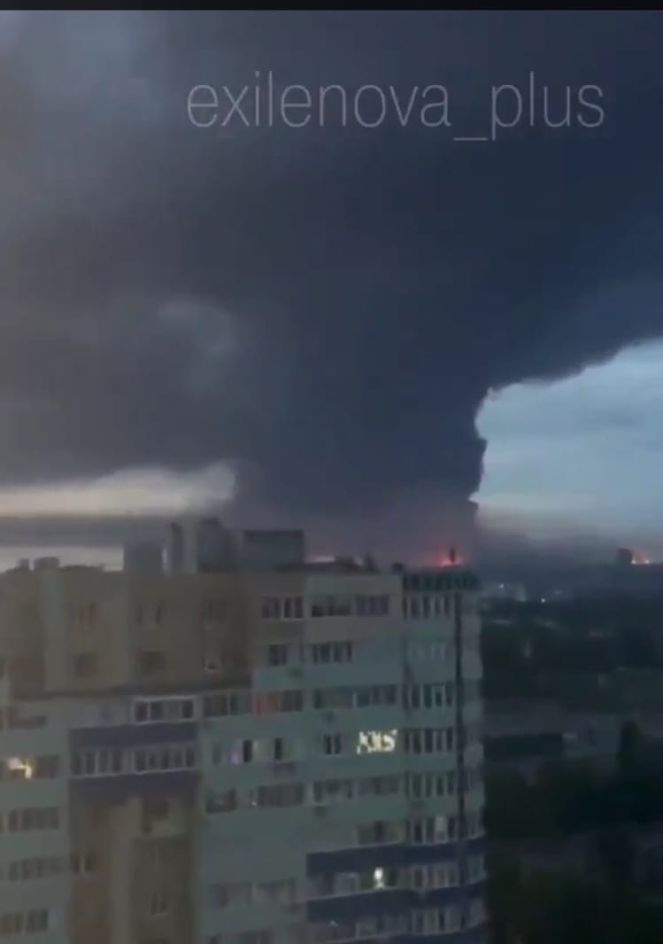incendiu de proportii dupa ce dronele ucrainene ar fi atacat o rafinarie rusa din ryazan