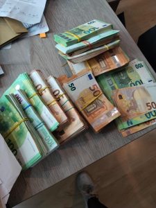stenograme lasa ii spun direct lui marin andrei ce discutii aveau procurorii din constanta acuzati intr un dosar de coruptie interventii in anchete si presiuni la isu imagini din timpul perchezitiilor
