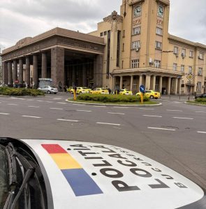 taximetristii de la gara de nord controlati de politia locala sefu te duc cu 150 de lei