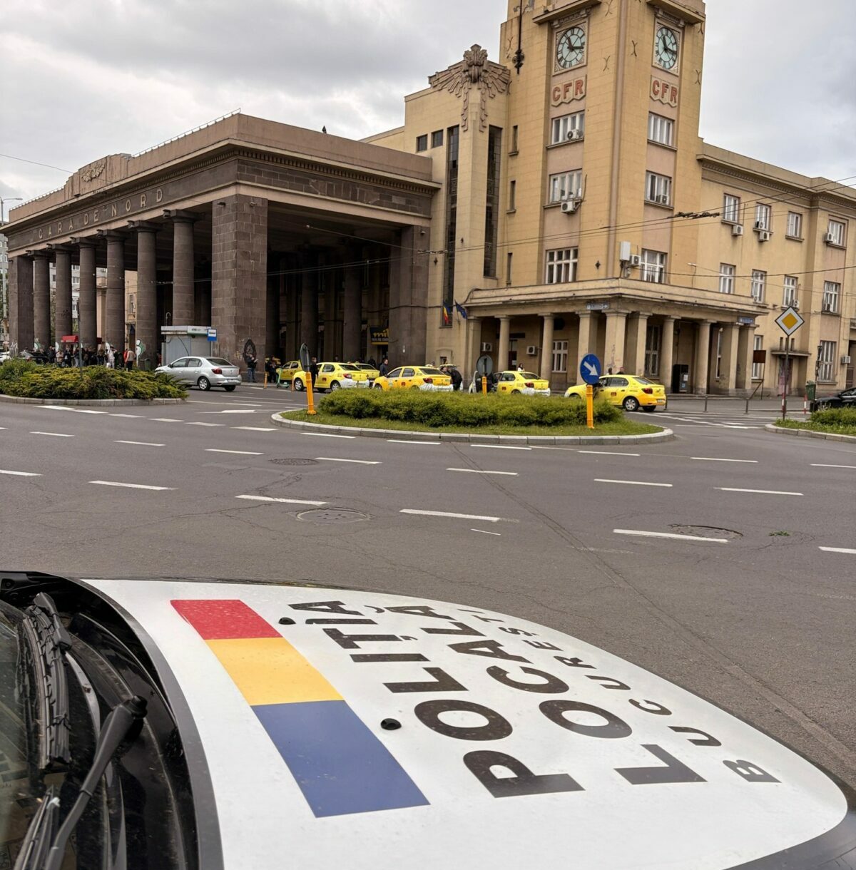taximetristii de la gara de nord controlati de politia locala sefu te duc cu 150 de lei