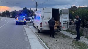 A fost prins cu lemn ilegal pe drumurile din Cluj Un barbat de 60 de ani din Floresti a ramas fara marfa si a primit o amenda considerabila