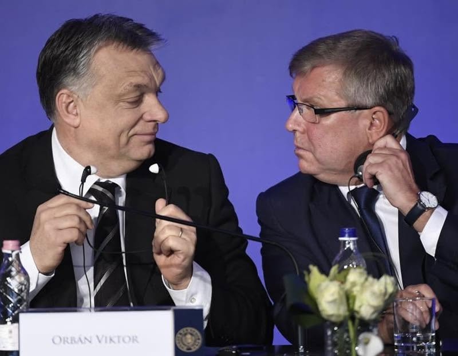 A renunțat la funcție în schimbul unei sume de aproape jumătate de milion de euro, reprezentând compensația pentru zilele de concediu neefectuate. 2 A renuntat la functie in schimbul unei sume de aproape jumatate de milion de euro reprezentand compensatia pentru zilele de concediu neefectuate