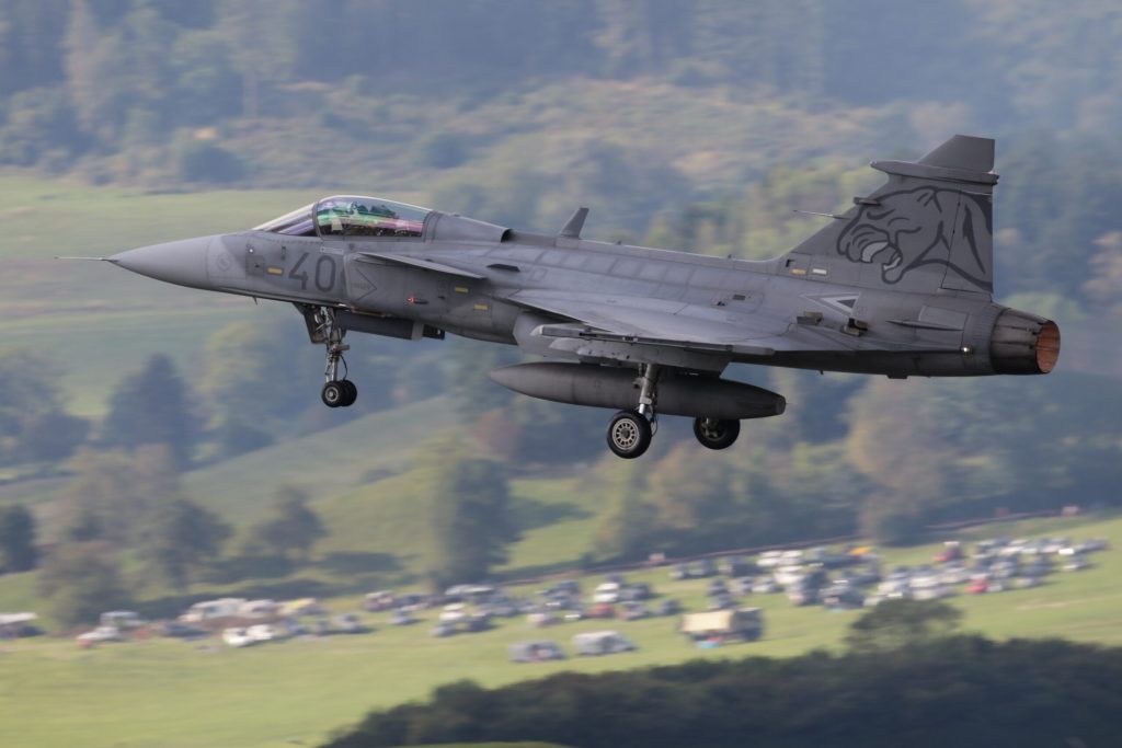 Alertă de maximă siguranță în Ungaria: avioane de vânătoare NATO au interceptat un Airbus cu sute de pasageri la bord 2 Alerta de maxima siguranta in Ungaria avioane de vanatoare NATO au interceptat un Airbus cu sute de pasageri la bord