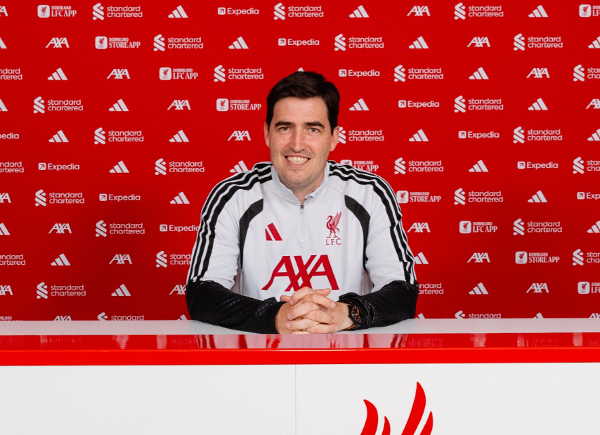 Andoni Iraola este noul antrenor al echipei Liverpool dupa demiterea lui Arne Slot