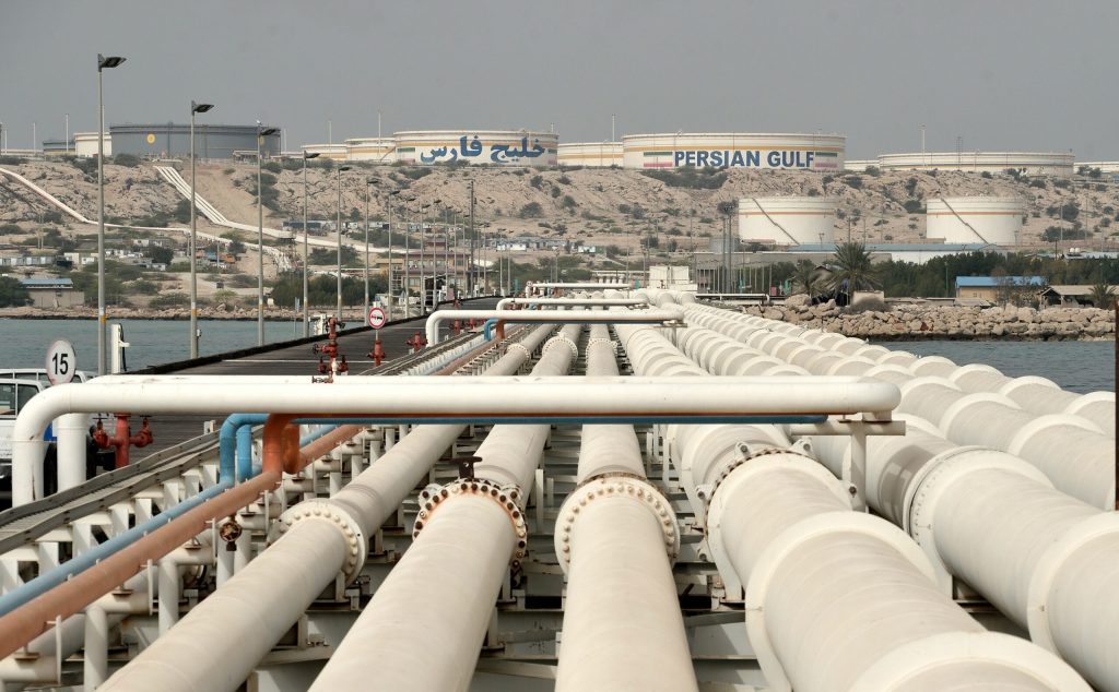 Bloomberg UE analizeaza posibilitatea suspendarii plafonului de pret pentru petrolul rusesc in contextul razboiului din Iran
