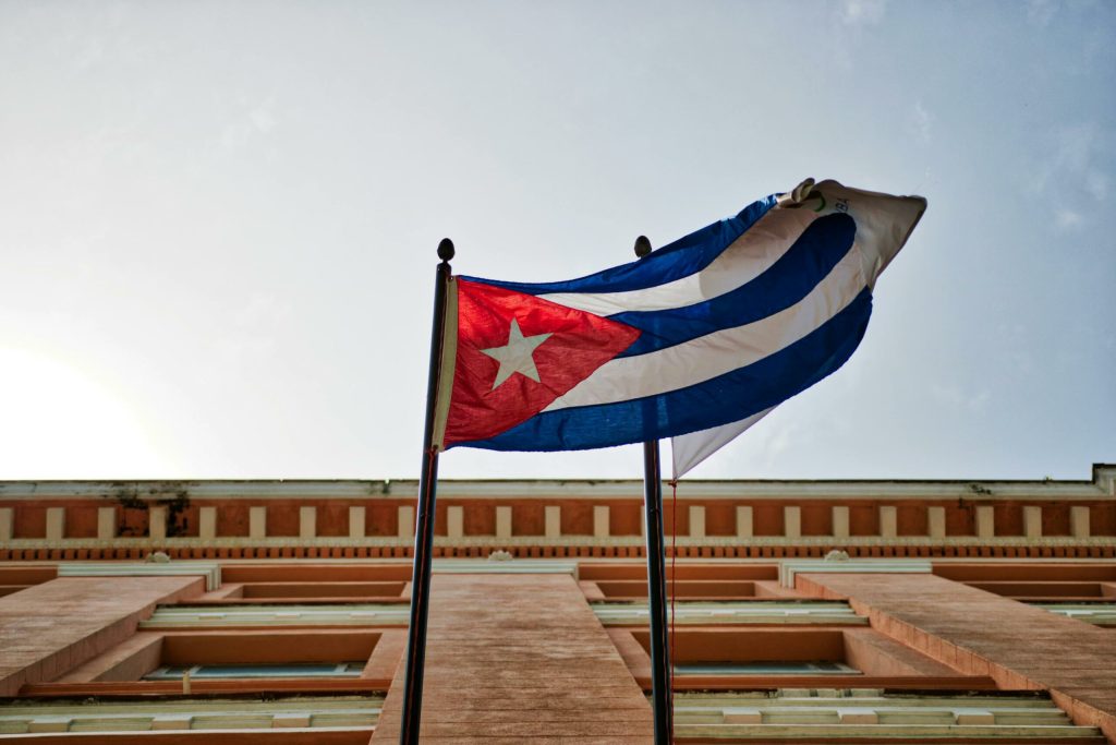 Criza pensionarilor din Cuba se intensifică din cauza sancțiunilor mai severe impuse de SUA. Pensii de doar 7 dolari și penurii grave de alimente și medicamente. 4 Criza pensionarilor din Cuba se intensifica din cauza sanciunilor mai severe impuse de SUA Pensii de doar 7 dolari si penurii grave de alimente si medicamente