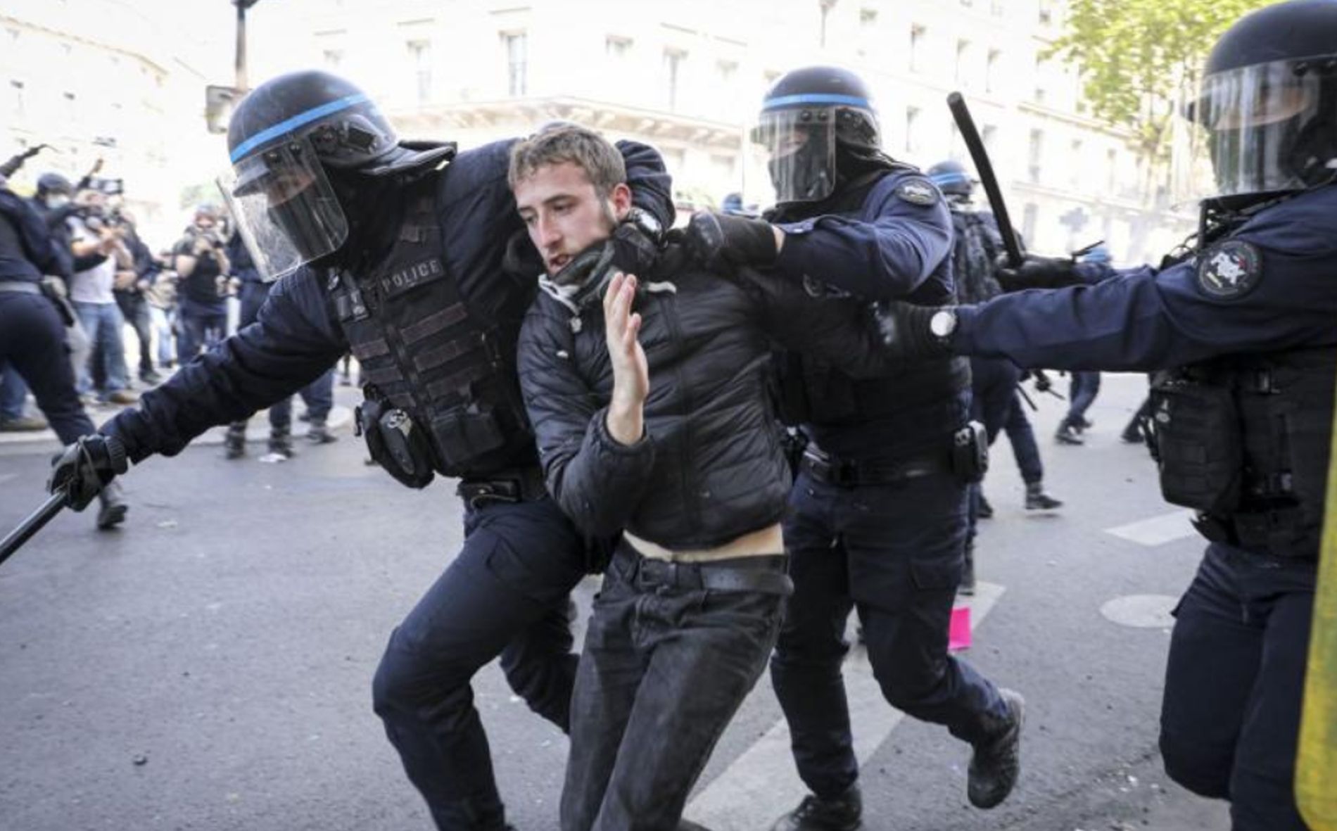 Decizie în cazul „10 August”, la aproape opt ani de la protestele din Piața Victoriei. Foștii comandanți ai Jandarmeriei au fost declarați nevinovați. 2 Decizie in cazul 10 August la aproape opt ani de la protestele din Piata Victoriei Fostii comandanti ai Jandarmeriei au fost declarati nevinovati