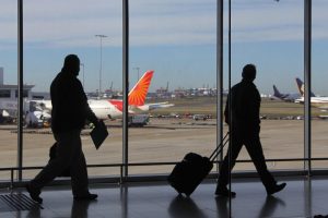 Despagubiri in maxim 3 ore bagaj de mana inclus si fara taxe pentru copii Ce schimbari aduce noul acord al UE pentru pasagerii de avion
