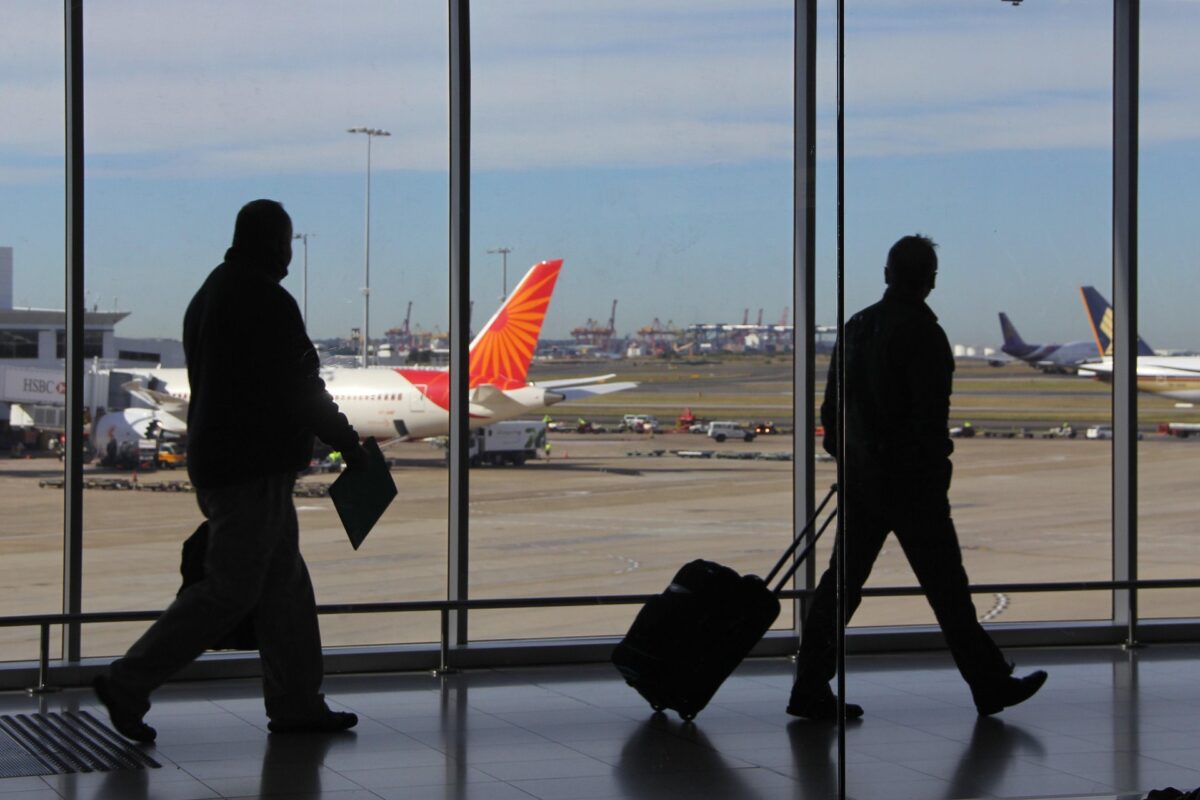 Despăgubiri în maxim 3 ore, bagaj de mână inclus și fără taxe pentru copii: Ce schimbări aduce noul acord al UE pentru pasagerii de avion. 2 Despagubiri in maxim 3 ore bagaj de mana inclus si fara taxe pentru copii Ce schimbari aduce noul acord al UE pentru pasagerii de avion