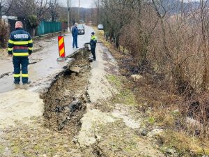 IGSU Ploile torentiale au provocat daune in 12 judete si in capitala