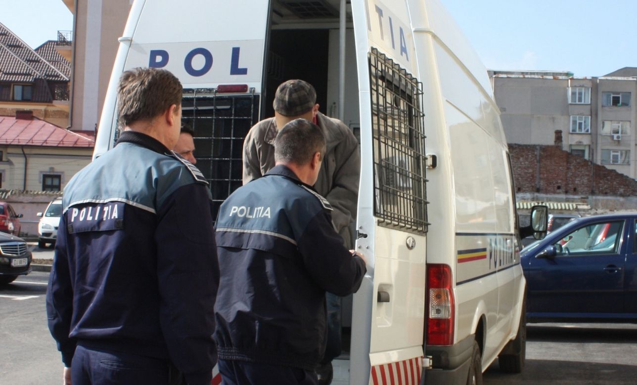 Inca un barbat din Cluj a fost retinut pentru nerespectarea unui ordin de protectie multi risca dar Politia adopta o toleranta zero in aceste cazuri