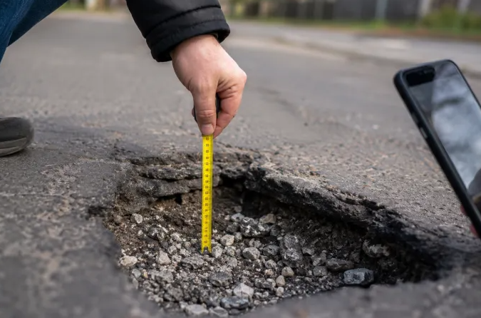 Infrastructura din Cluj-Napoca, într-o situație critică! Cetățenii cer intervenții urgente pe poduri și pe mai multe artere esențiale. 2 Infrastructura din Cluj Napoca intr o situatie critica Cetatenii cer interventii urgente pe poduri si pe mai multe artere esentiale