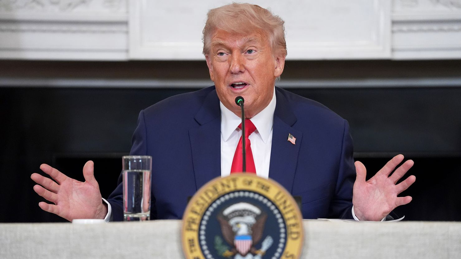 „Lăsați-i să își rezolve singuri problemele. Eu i-am adus în această situație”, declară președintele Trump. 2 Lasati i sa isi rezolve singuri problemele Eu i am adus in aceasta situatie declara presedintele Trump