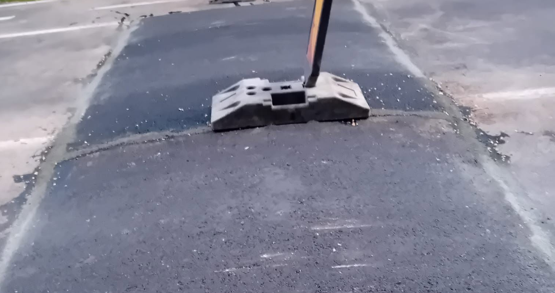 Limitatoarele de viteza care au starnit controverse in randul clujenilor din Jucu Unii circulau cu 120 km h Ne distrugem masinile Dorel a actionat cum a vrut el