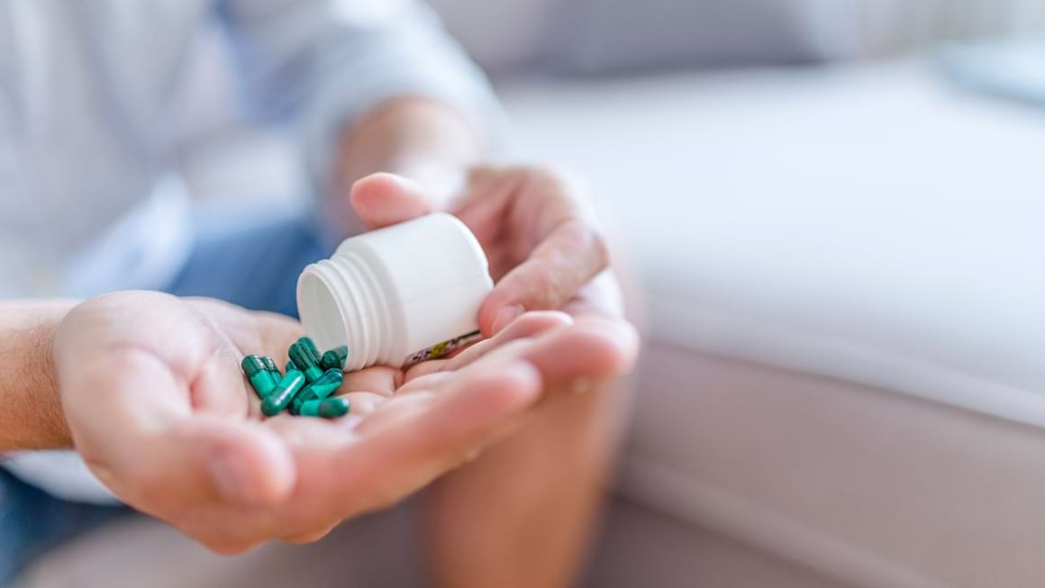 Medicamentele expirate din dulap iti pot contamina apa si solul fara sa stii Unde le poti preda in judetul Cluj pentru a preveni daunele neintenionate Lista completa