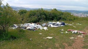 Mizerie inimaginabila langa Cluj Napoca Padure transformatain rampa de gunoi in Floresti Chiar nu observa nimeni acesti oameni