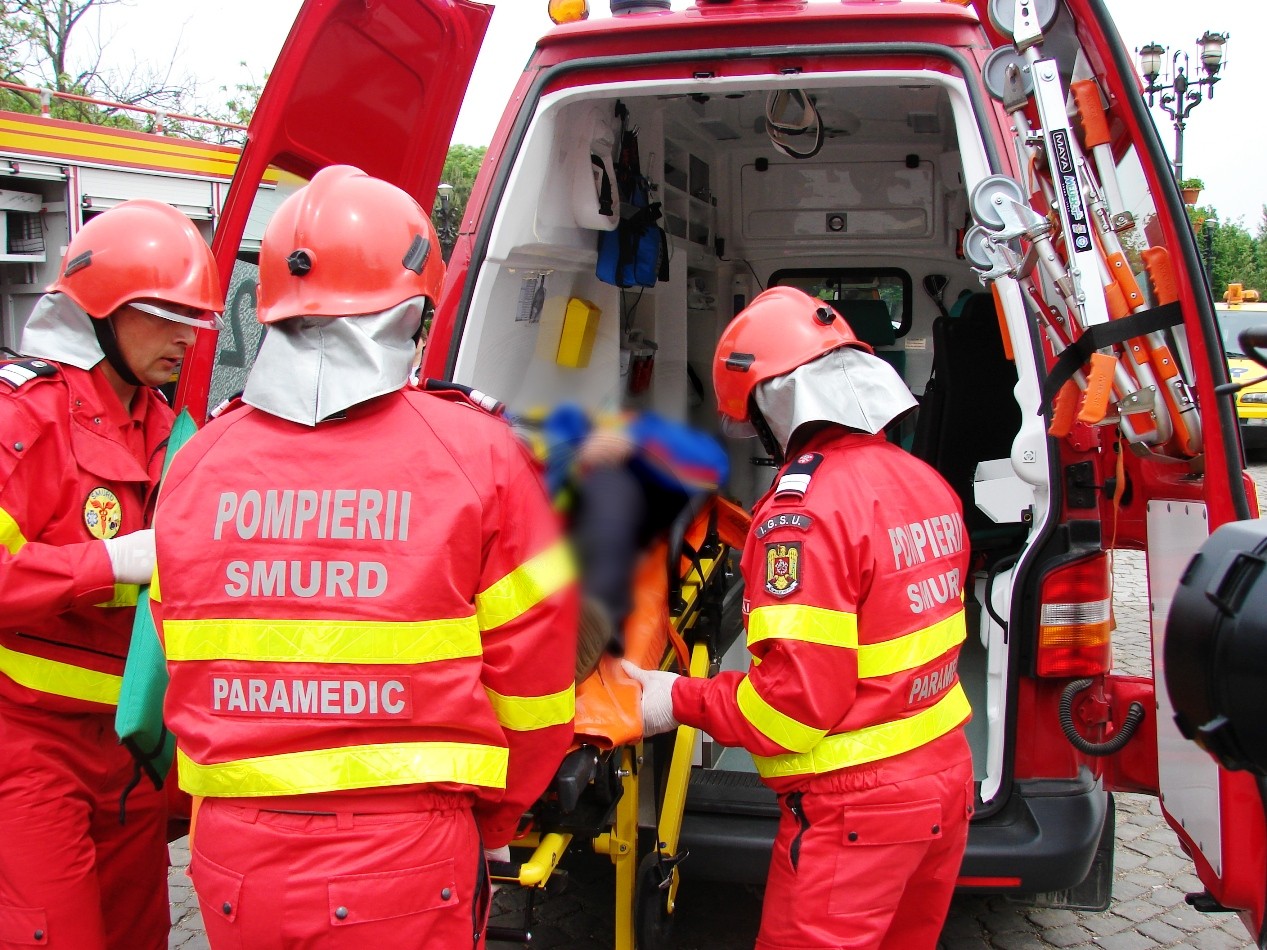 O femeie de 70 de ani se află în stare gravă după ce a fost accidentată de o mașină în Cluj-Napoca. 2 O femeie de 70 de ani se afla in stare grava dupa ce a fost accidentata de o masina in Cluj Napoca