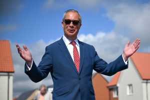 Planul controversat al lui Nigel Farage pentru Marea Britanie interzicerea stra nilor din locuintele sociale