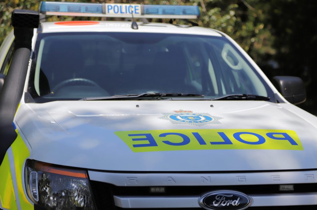Polițistă decedată după ce a fost lovită de o mașină în timpul intervenției la un accident rutier. 3 Politista decedata dupa ce a fost lovita de o masina in timpul interventiei la un accident rutier