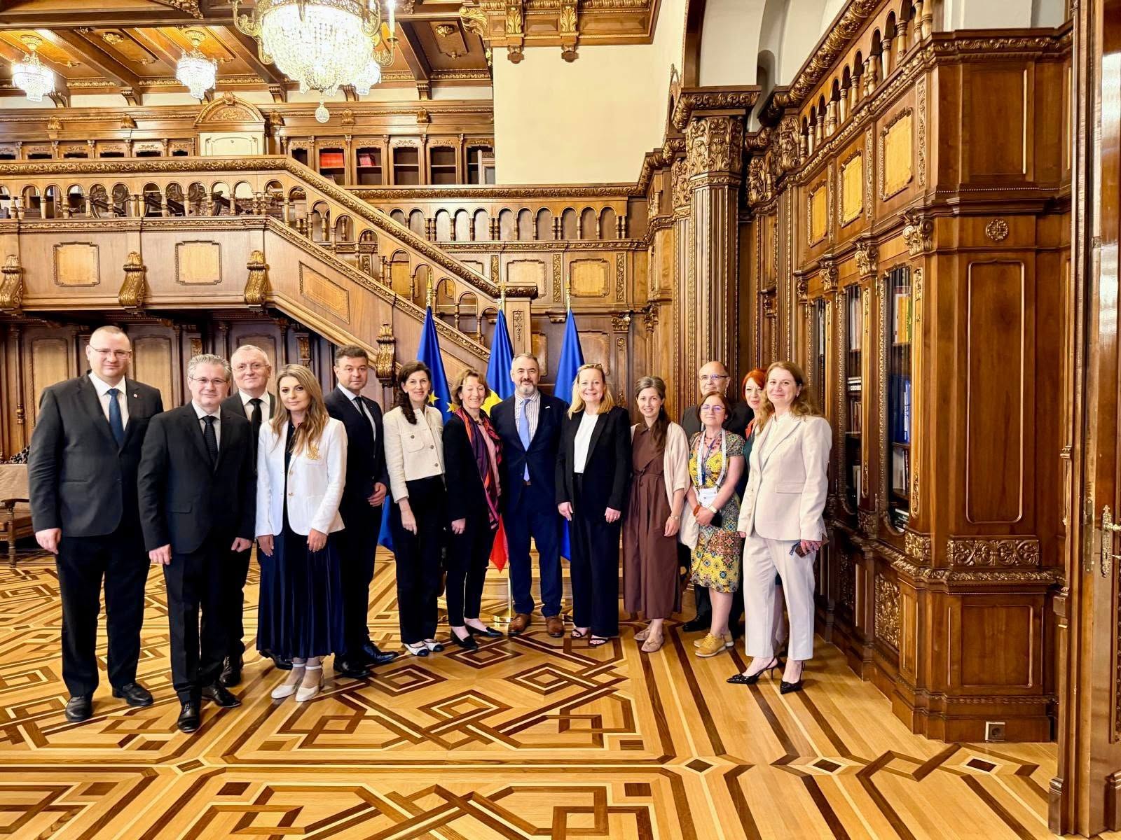 Președinta Consiliului European pentru Cercetare a avut o întâlnire importantă la Cotroceni cu Nicușor Dan. 2 Presedinta Consiliului European pentru Cercetare a avut o intalnire importanta la Cotroceni cu Nicusor Dan